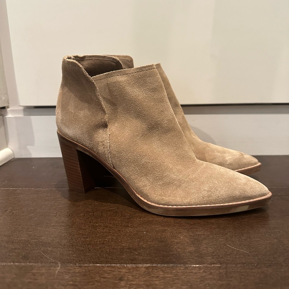 NWOT Dolce Vita Heel Leather Mushroom Size 8